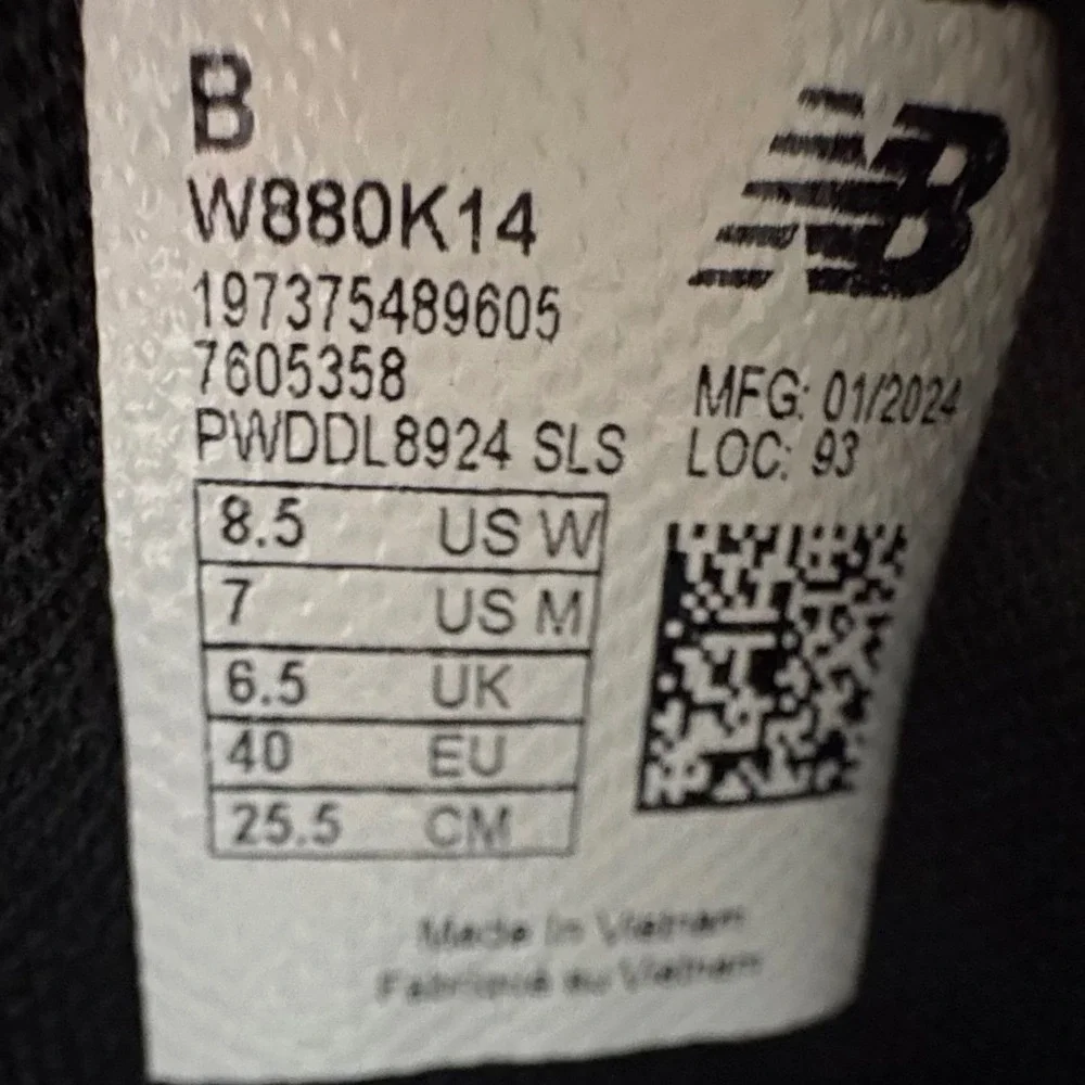New Balance Fresh Foam X 880v14 Women 8.5 Black White Running Shoes (W880K14)